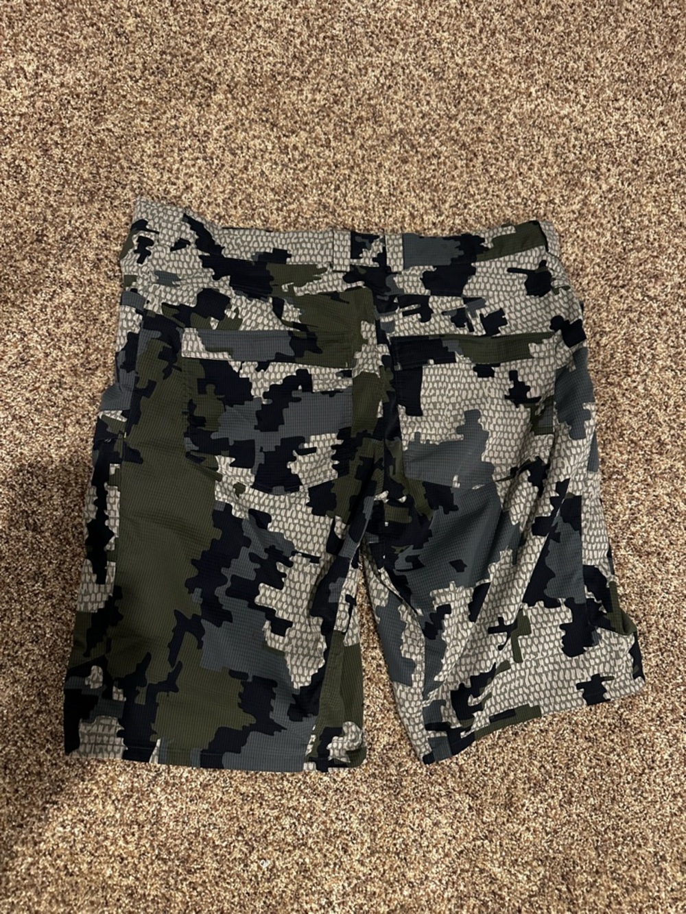 KUIU Men's Camo Performance Shorts in Olive, Black & Gray